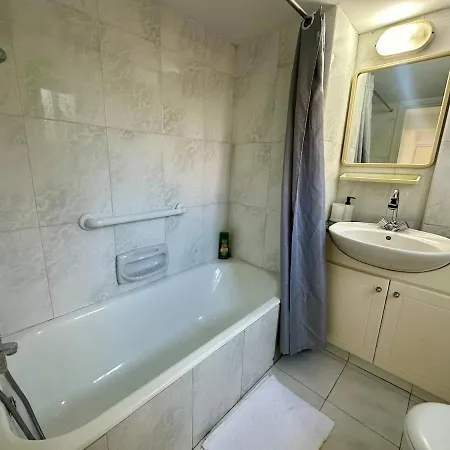 Appartement 2 Bedrooms Flat Near Center