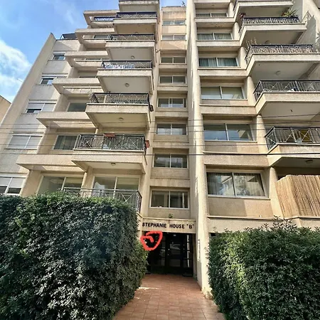 2 Bedrooms Flat Near Center Apartment *