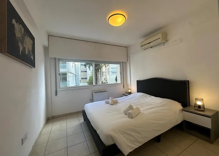 2 Bedrooms Flat Near Center Engomi