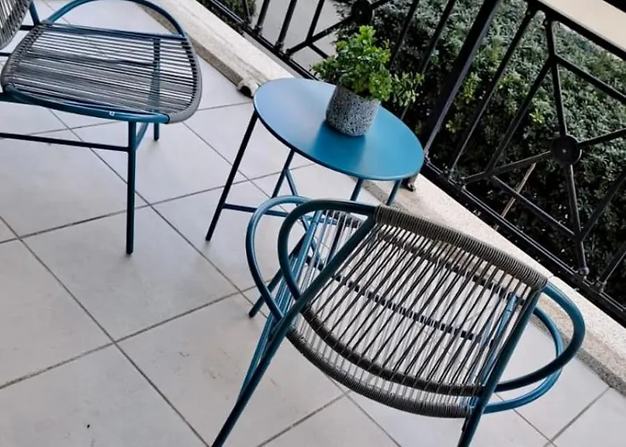 2 Bedrooms Flat Near Center *